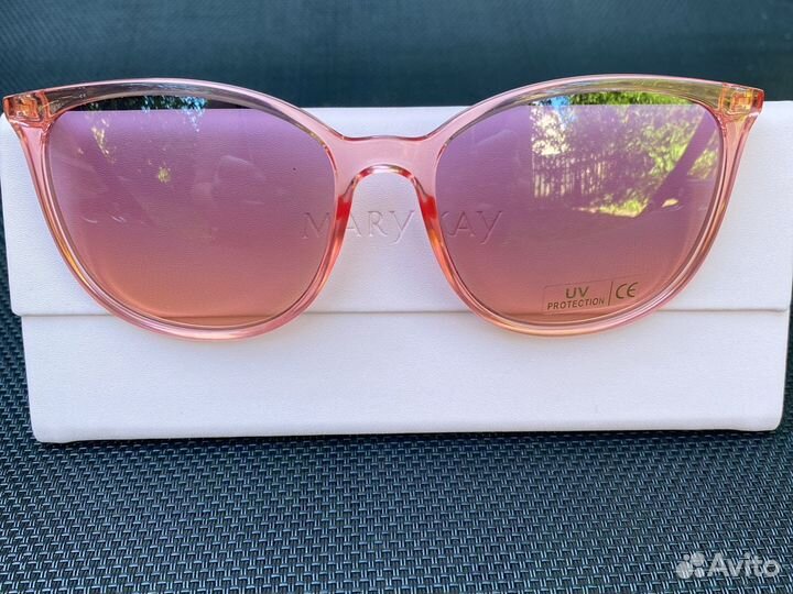 Солнцезащитные очки женские оригинал в футляре