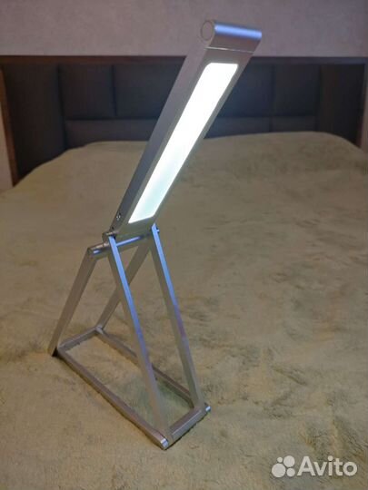 Настольная лампа LED с батареей 1000мАч