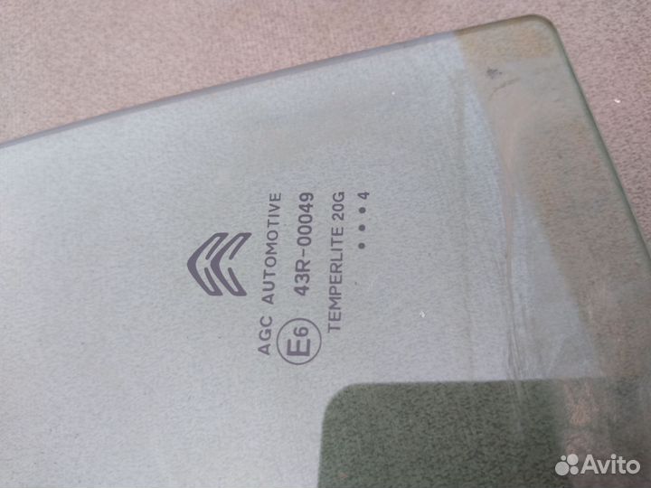 Стекло двери задней правой для Citroen C4 II