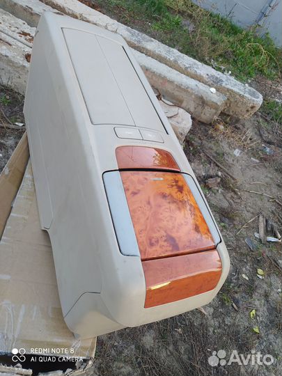 Продаю переднюю консоль салона Лексус RX330
