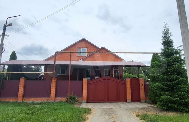 Дом 237 м² на участке 4 сот.