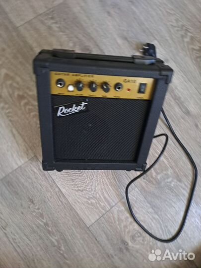 Басовый комбоусилитель