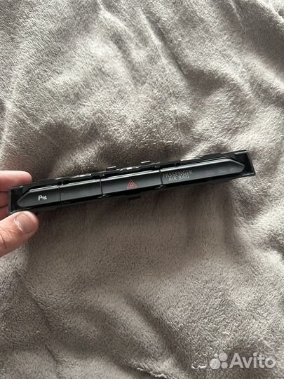 Панель кнопок в консоль VW Passat b8