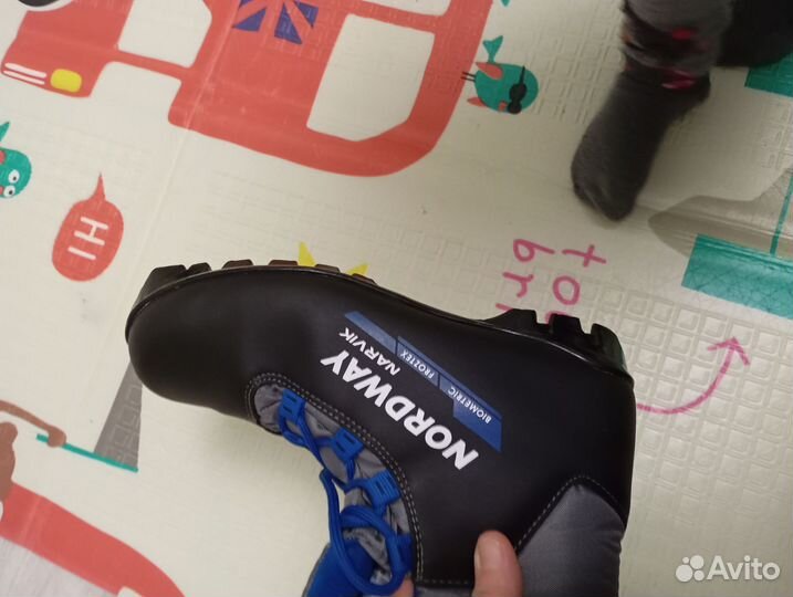 Лыжные ботинки