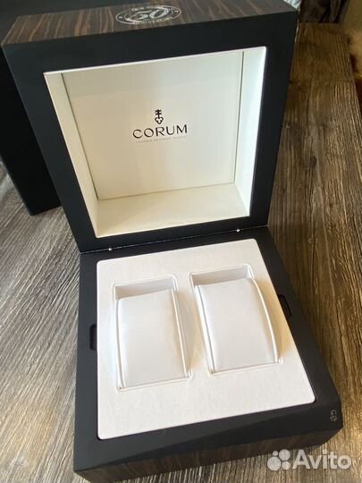 Оригинальная коробка для часов Corum Coin