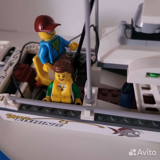 Lego city 60147 Рыболовный катер