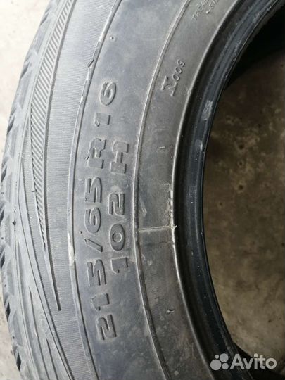 Kumho Road Venture APT KL51 215/65 R16 102H