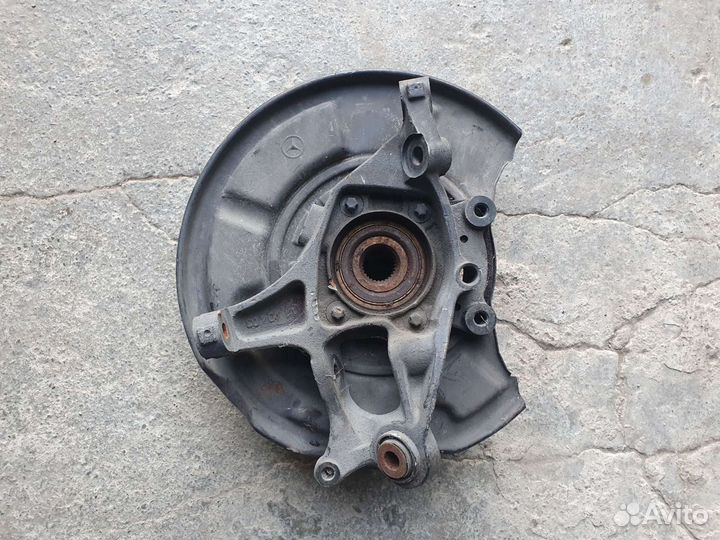 Кулак задний левый AMG для Mercedes W211 W219