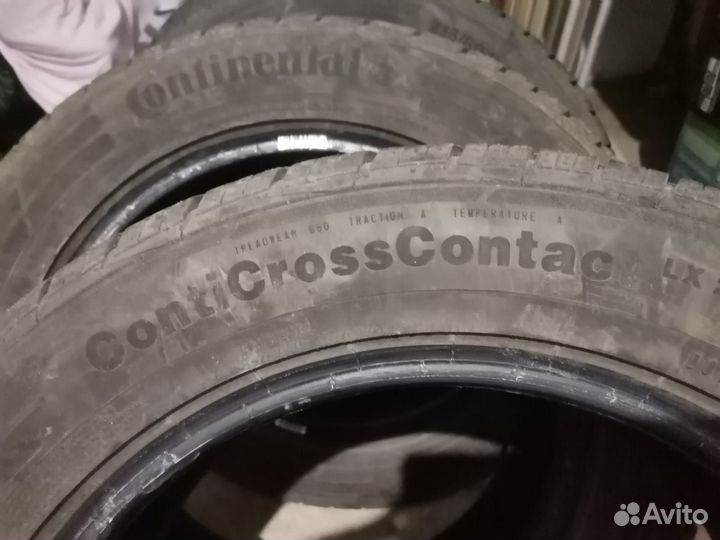 Continental ContiCrossContact LX2 215/60 R17