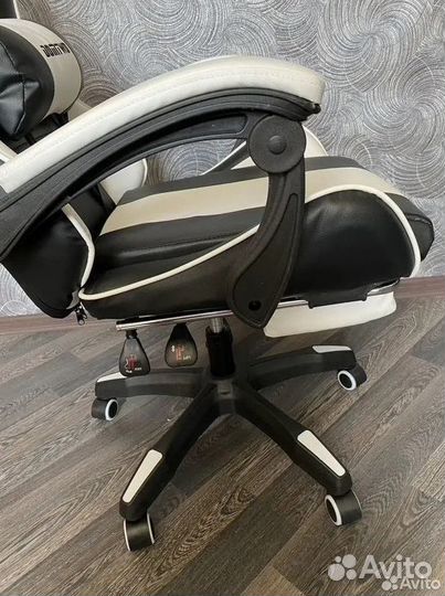 Компьютерное игровое кресло геймерское с массажем