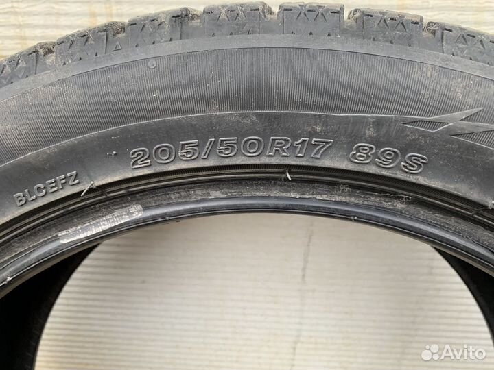Bridgestone Blizzak Ice 205/50 R17