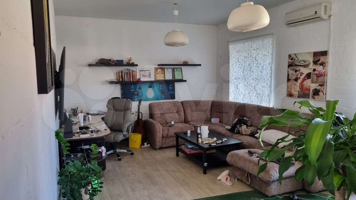 2-к. квартира, 65 м², 3/3 эт.