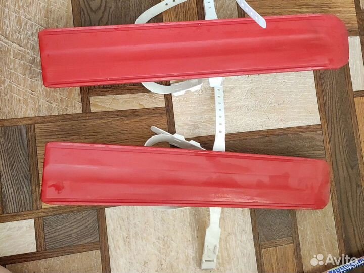 Мини лыжи и палки в комплекте
