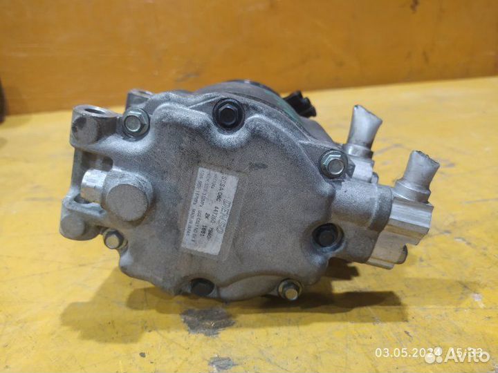 Компрессор кондиционера 4472607940 Subaru Legacy