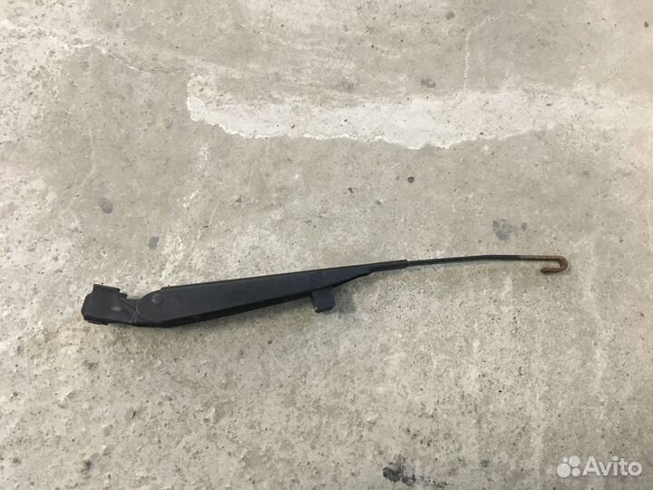 Поводок стеклоочистителя Mercedes W210 (3955)