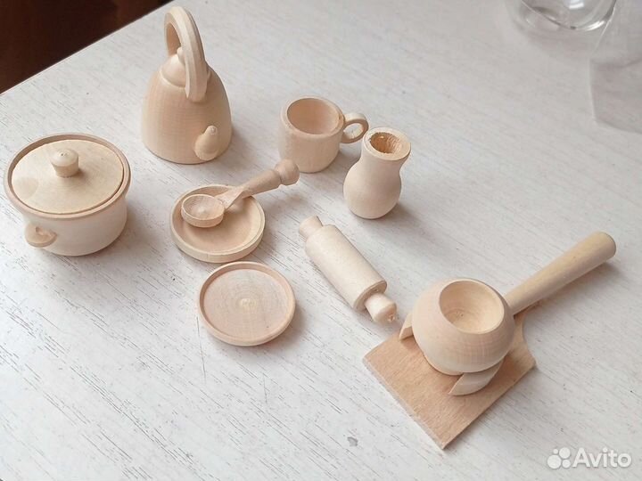 Посуда для кукольного домика