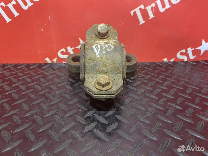 Кронштейн стабилизатора переднего