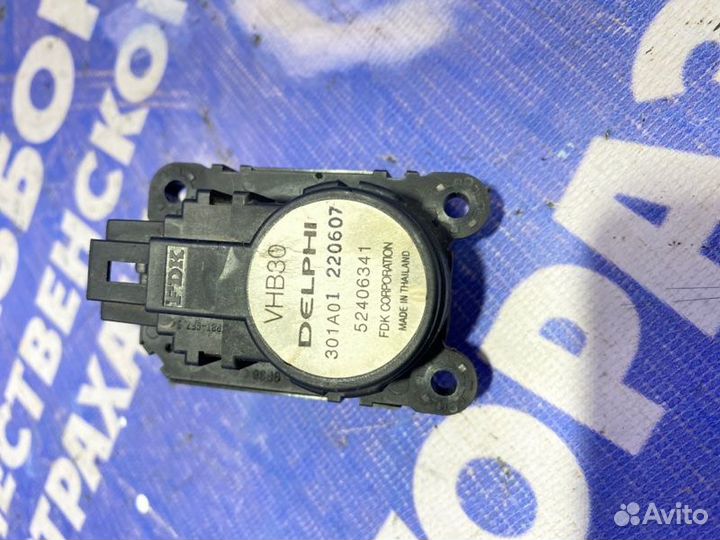 Моторчик заслонок отопителя Opel Astra H хэтчбек