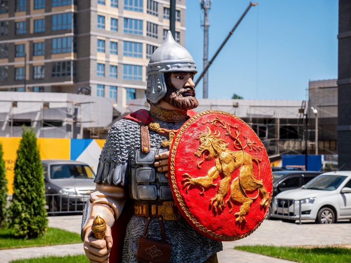 3-к. квартира, 160 м², 24/24 эт.