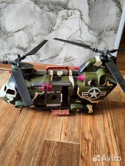 Bruder. Военный вертолет, спасательная техника