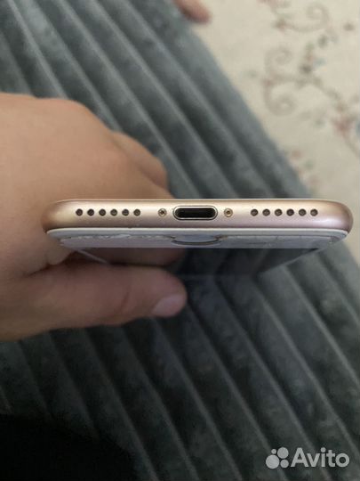 Телефон iPhone8