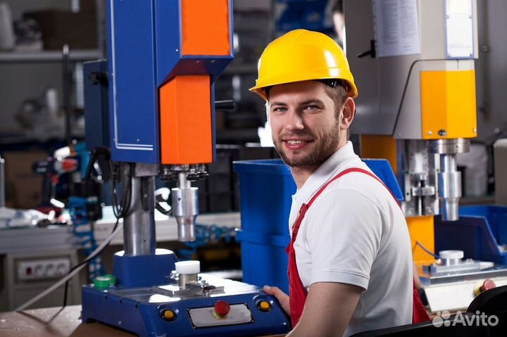 Слесарь на навесы