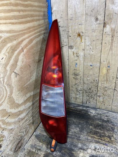 Фонарь задний левый Ford Mondeo 3 Арт. 110935