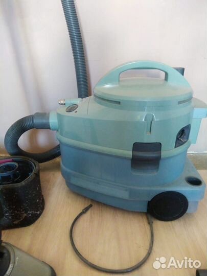 Мощный пылесос (моющий)