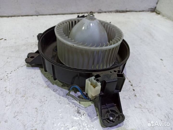 Моторчик печки 27381JY00A Рено