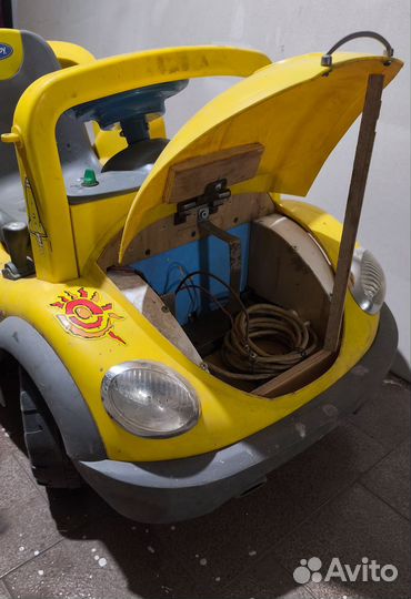 Детский автомобиль с электромотором