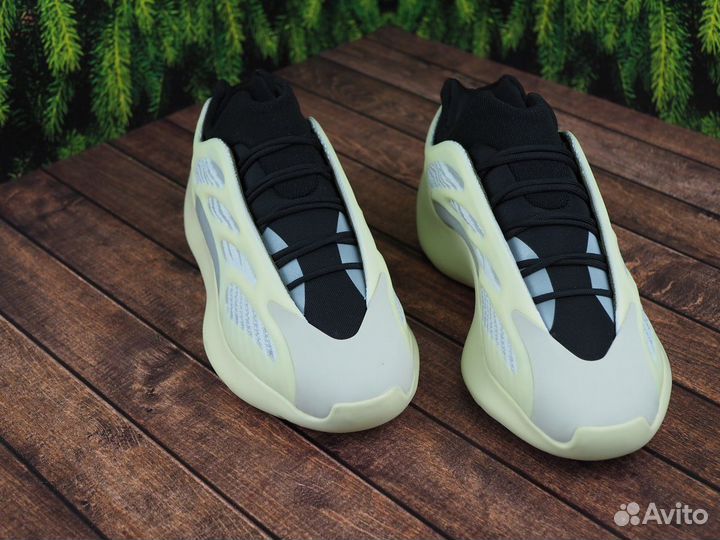 Кроссовки мужские Adidas yeezy 700 LUx