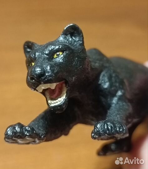 Фигурка пантеры