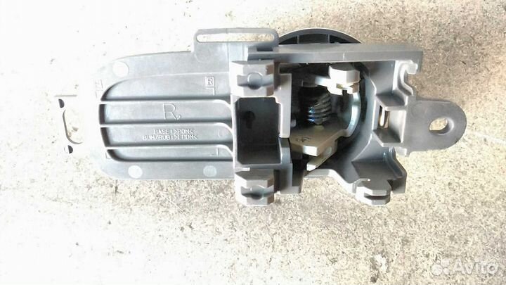 Ручка салона задняя правая Nissan Micra K12E