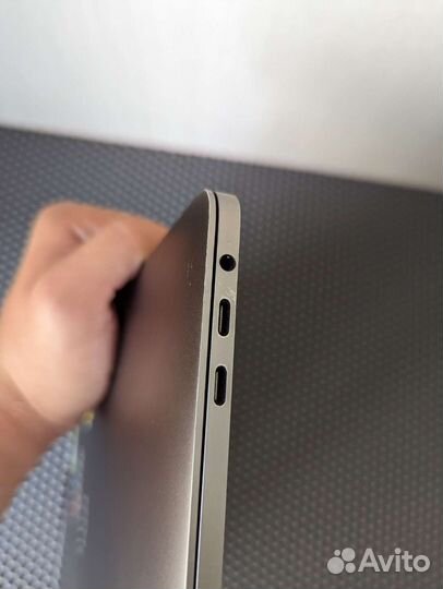 Macbook pro 15 2017 i7 16gb