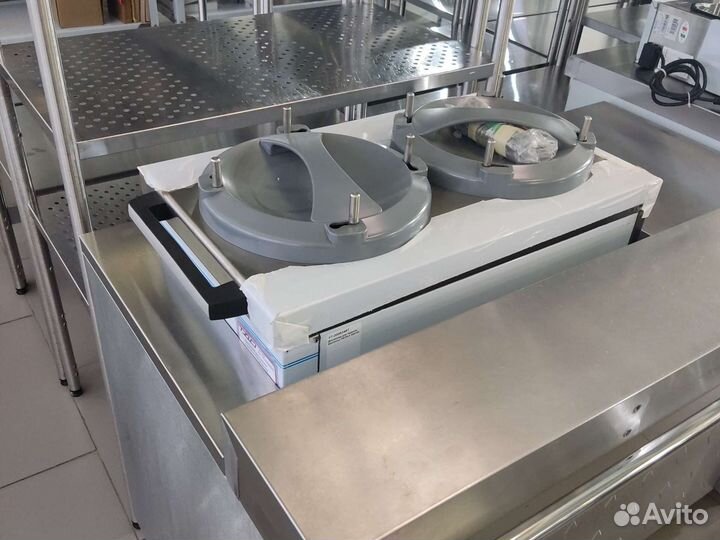 Диспенсер для тарелок новый