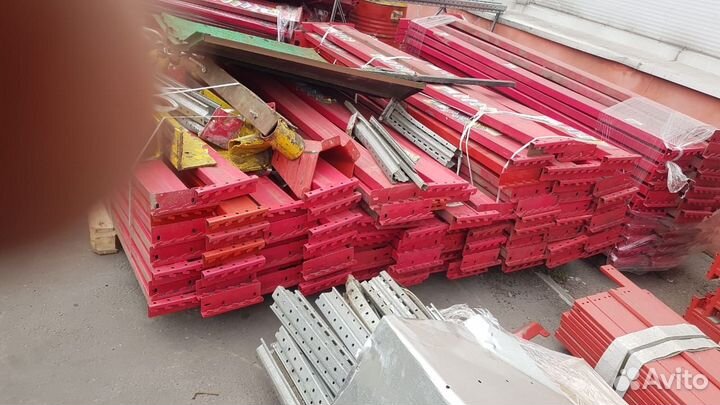 Гравитационные стеллажи на склад