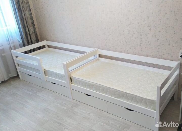 Детская кровать с бортиком