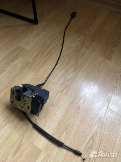 Замок правой задней двери renault сценик 2