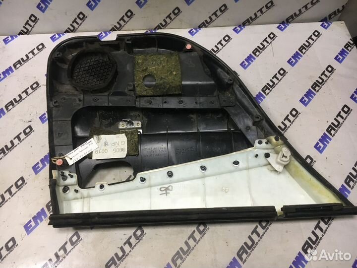 Обшивка двери задней правой Ниссан Примера П12