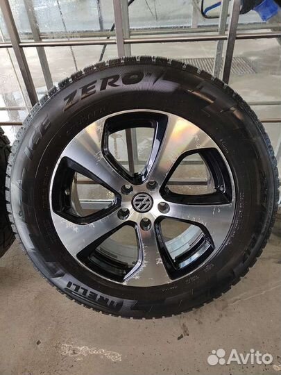 Pirelli Ice Zero 225/65 R17