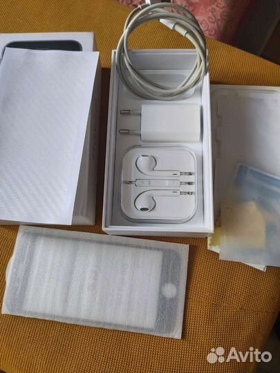 Телефон iPhone 6s