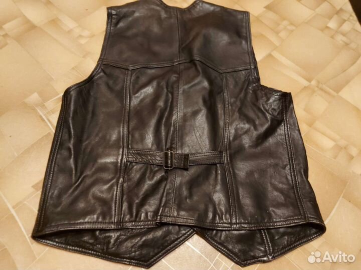 Жилетка кожаная мужская