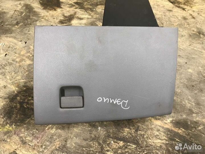 Бардачок Mazda Demio DY3W 1.3 2005