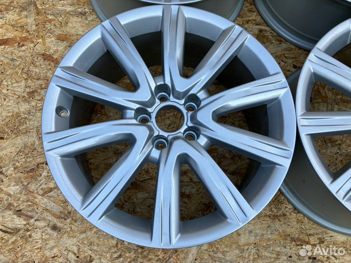 Комплект литых дисков R18x8 5x112