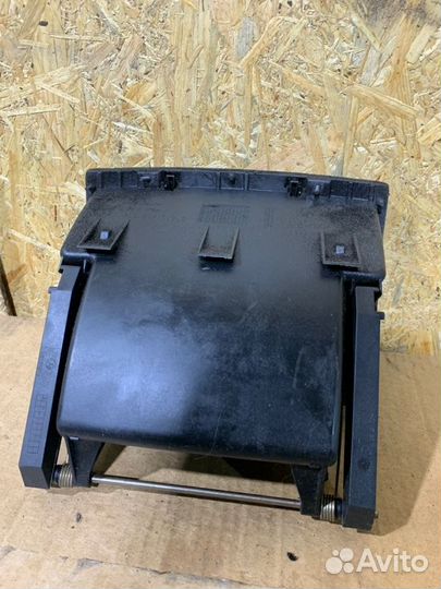 Ящик центральной консоли Volkswagen Touareg