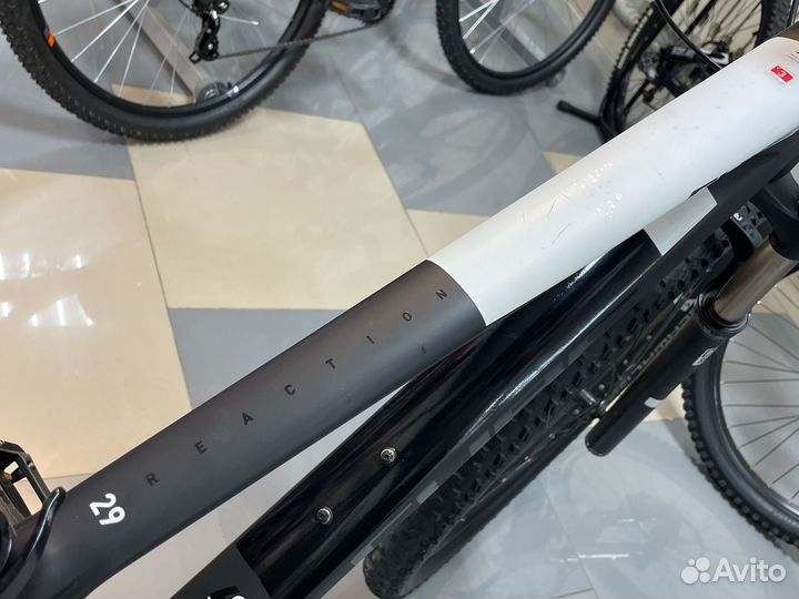 Cube reaction c:62 2018, карбоновый