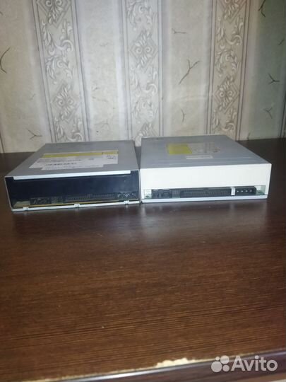 2 дисковода CD-R/RW