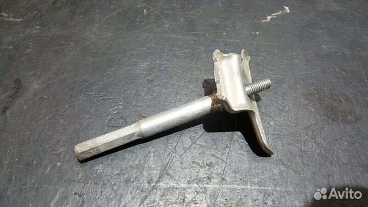 Крепление аккумулятора Porsche Cayenne 957 M48.51