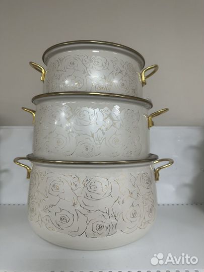 Набор эмалированных кастрюль