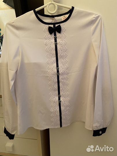 Блузка белая